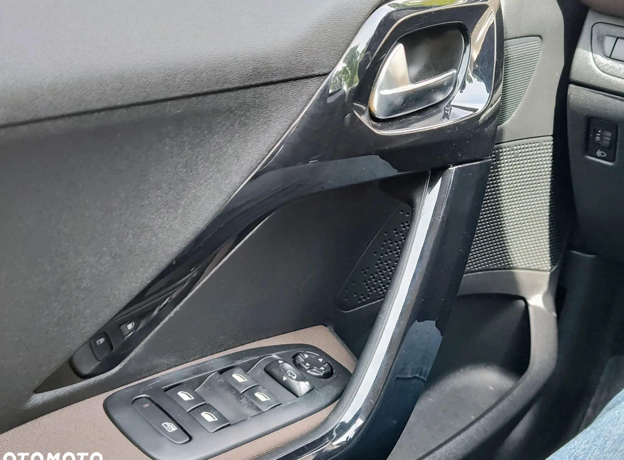 Peugeot 2008 cena 36700 przebieg: 134000, rok produkcji 2013 z Łódź małe 277